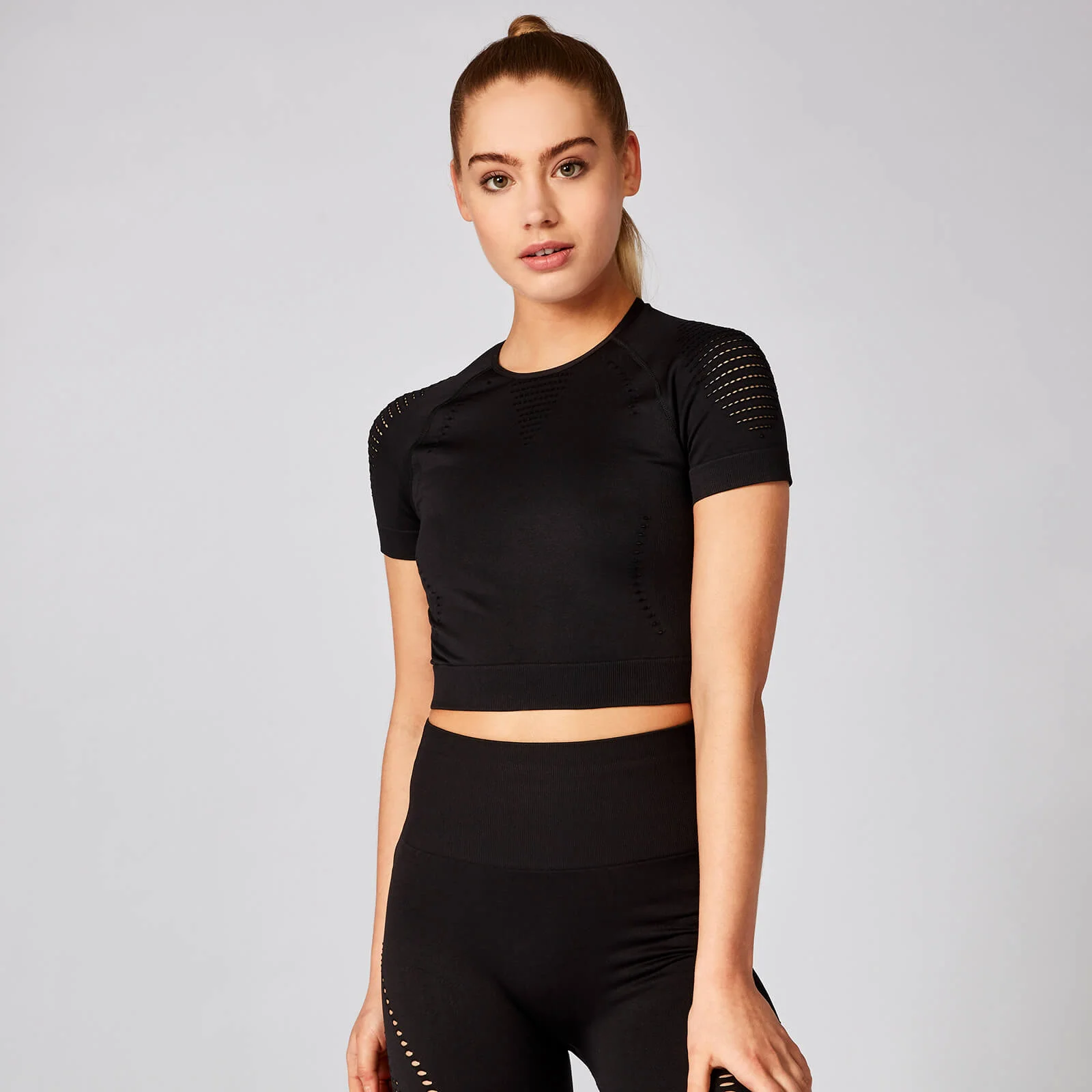 Shape Seamless Kortermet Crop Top - Svart - XS Bilde 1