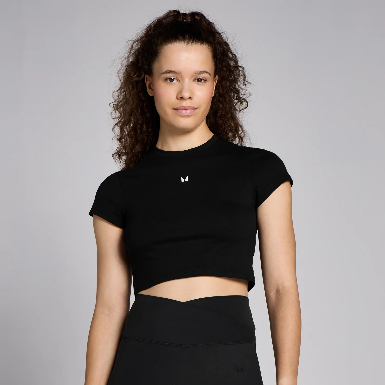 MP Women's Basic Body Fit Short Sleeve Crop T-Shirt - Black - L Bilde 1