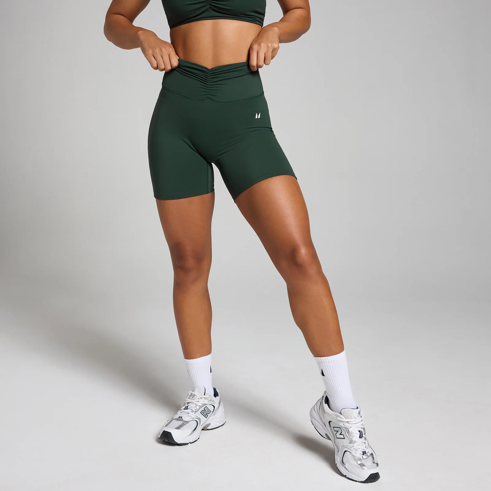 MP Women's Tempo Ruched Front Shorts - Dark Emerald - XS Bilde 1