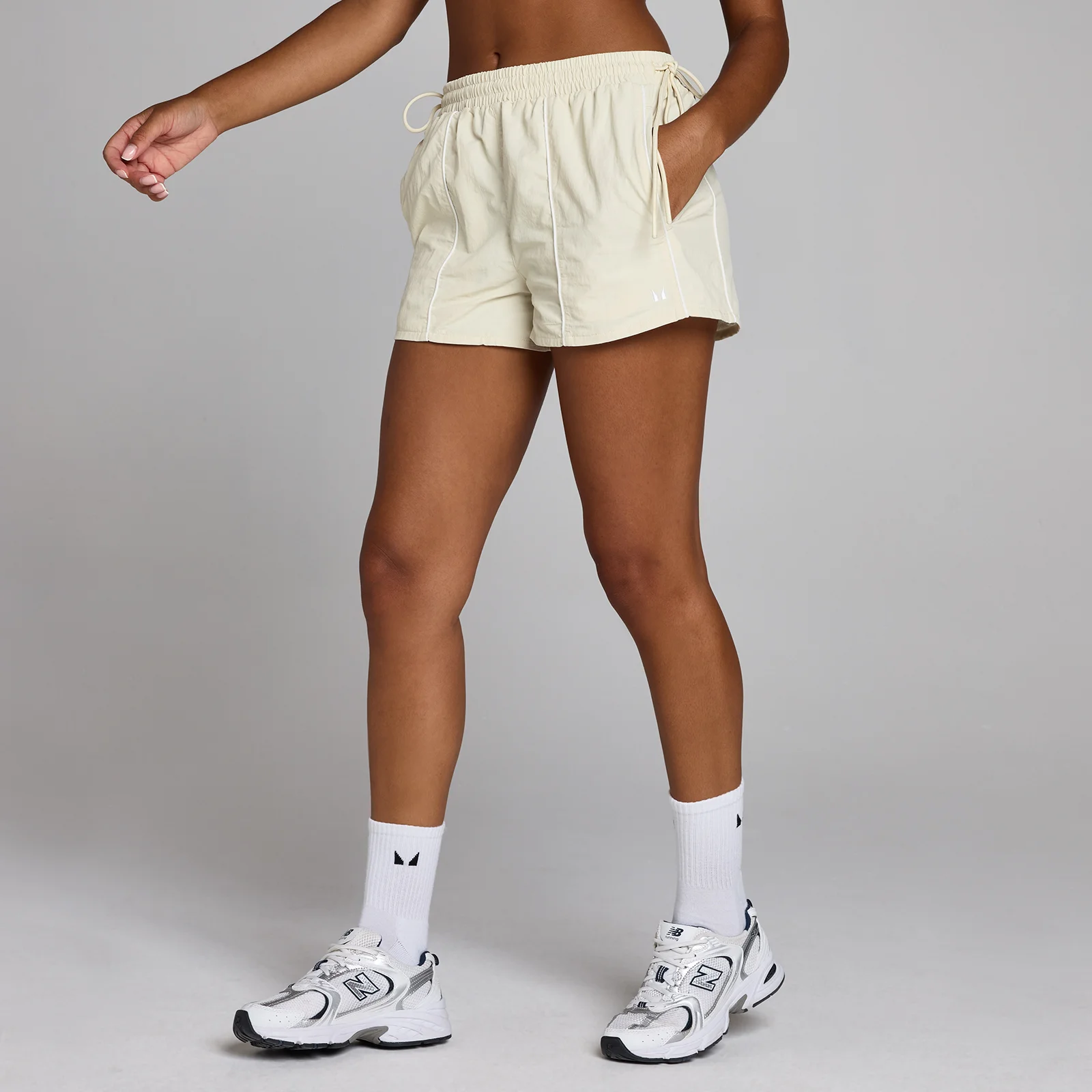 MP Women's Tempo Contrast Tie Woven Short - Desert Dust - S Bilde 1